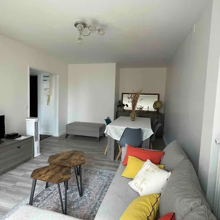 Charmand Pied-a-terre Between Paris And Disneyland *